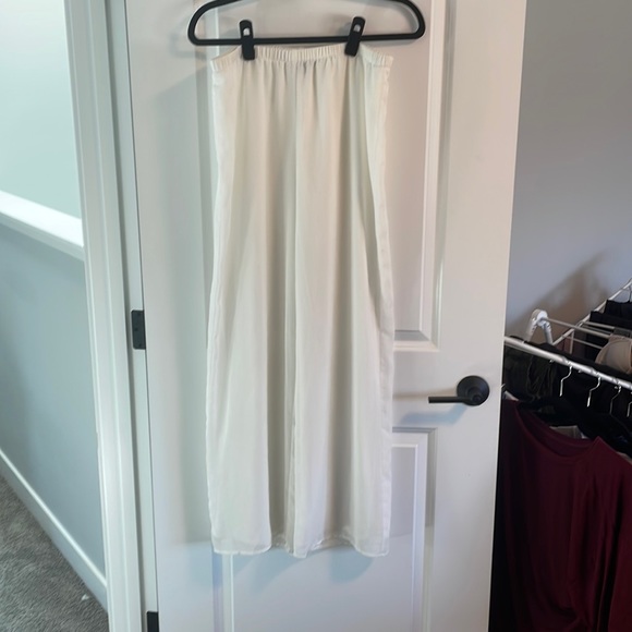 Flowy white pants! - Picture 1 of 4